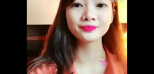  Bé Anh xinh livestream Uplive